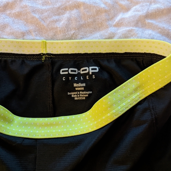 Co-op cycle shorts - Picture 2 of 3